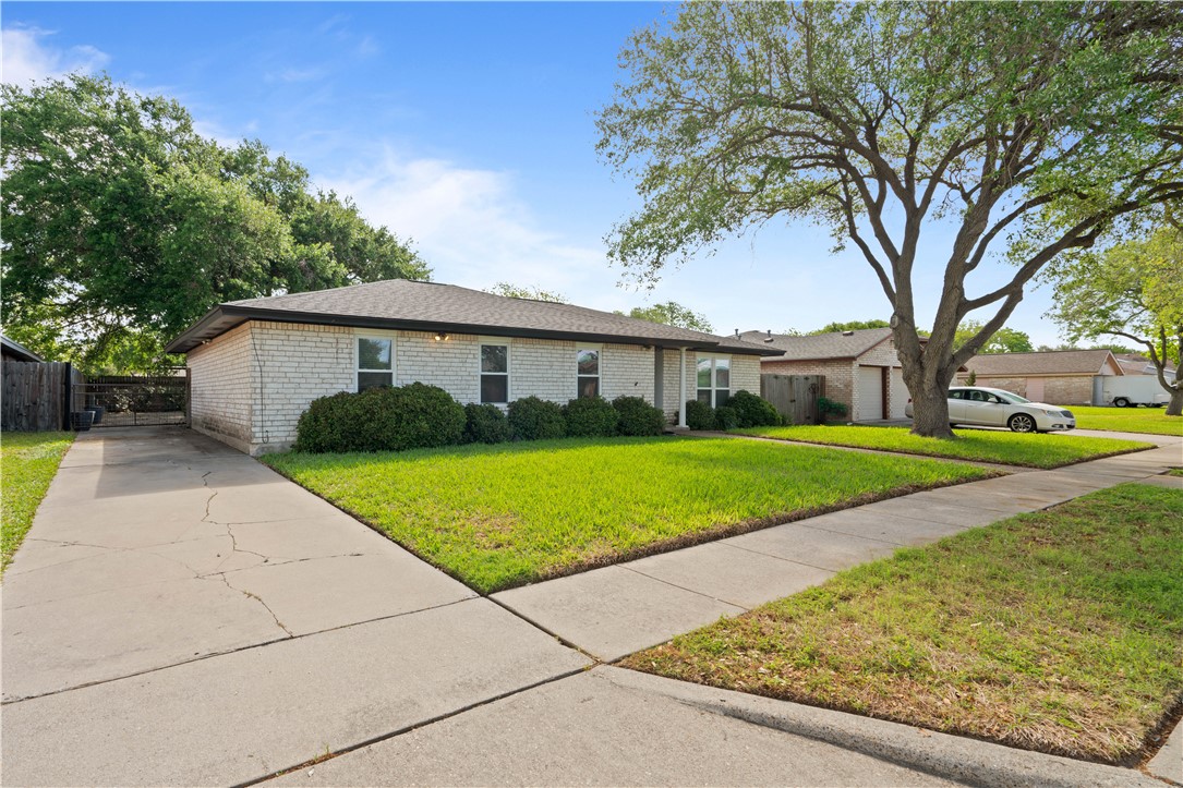211 Seco Dr Property Photo 2