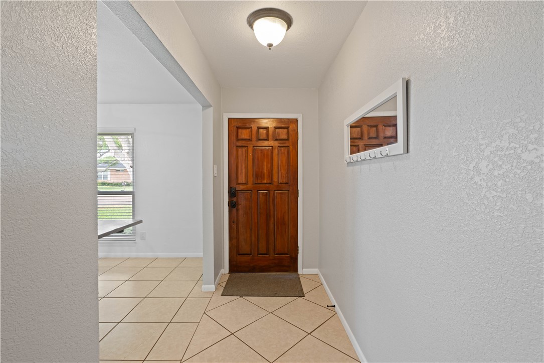 211 Seco Dr Property Photo 5