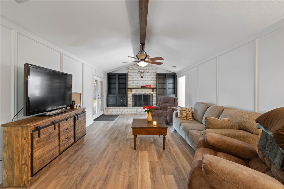 211 Seco Dr Property Photo 8