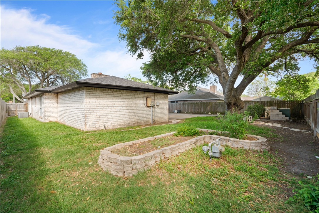 211 Seco Dr Property Photo 28