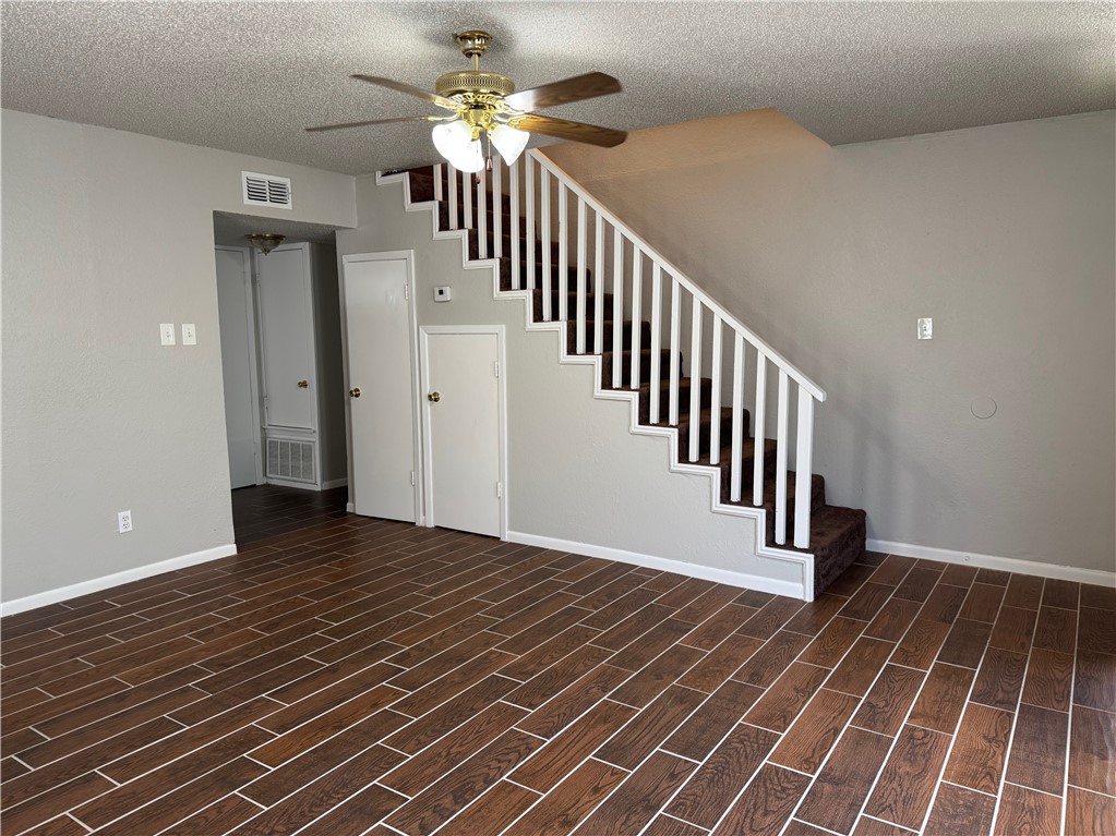 4109 Elvira Dr B Property Photo 2