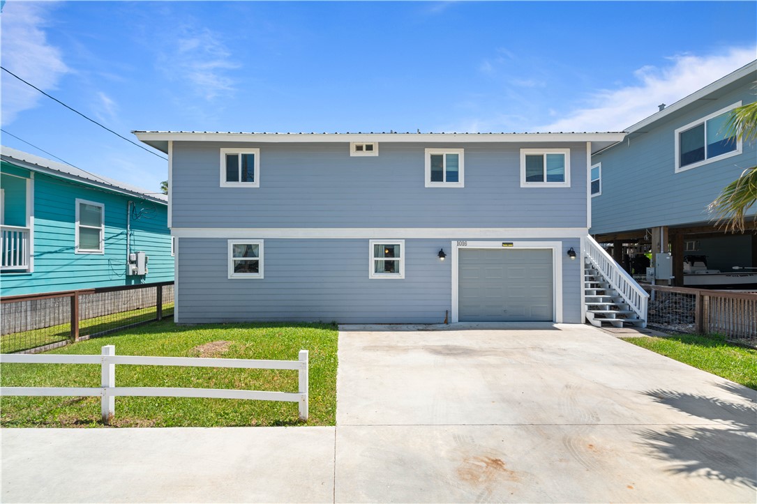 1016 S Magnolia Property Photo 3