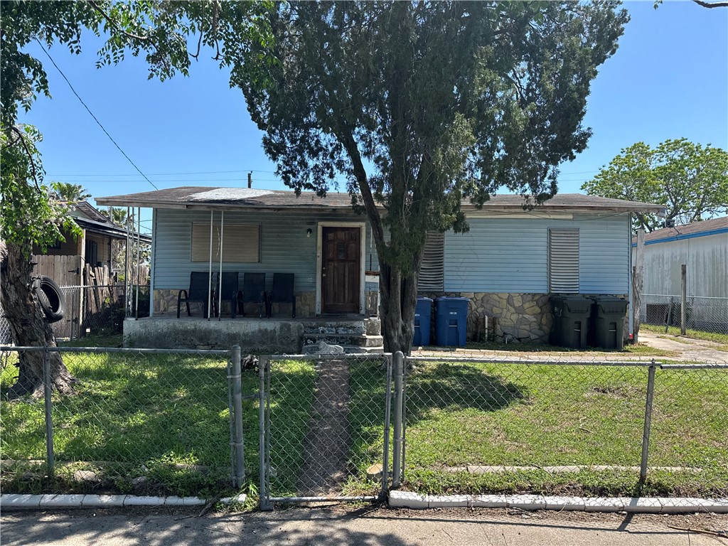 4526 Domingo Dr Property Photo