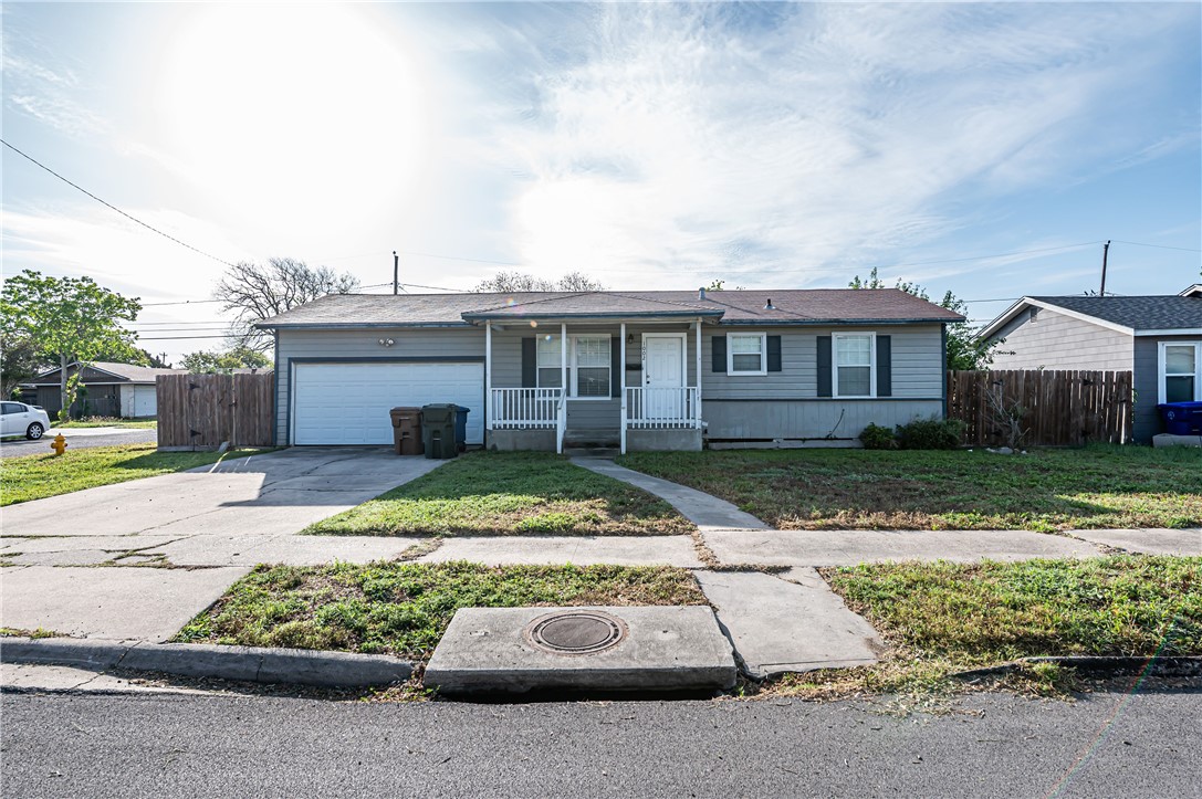 1002 Zarsky Dr Property Photo 1