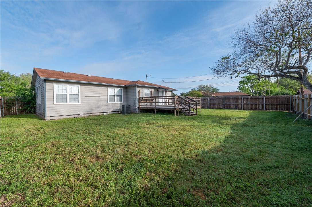 1002 Zarsky Dr Property Photo 18