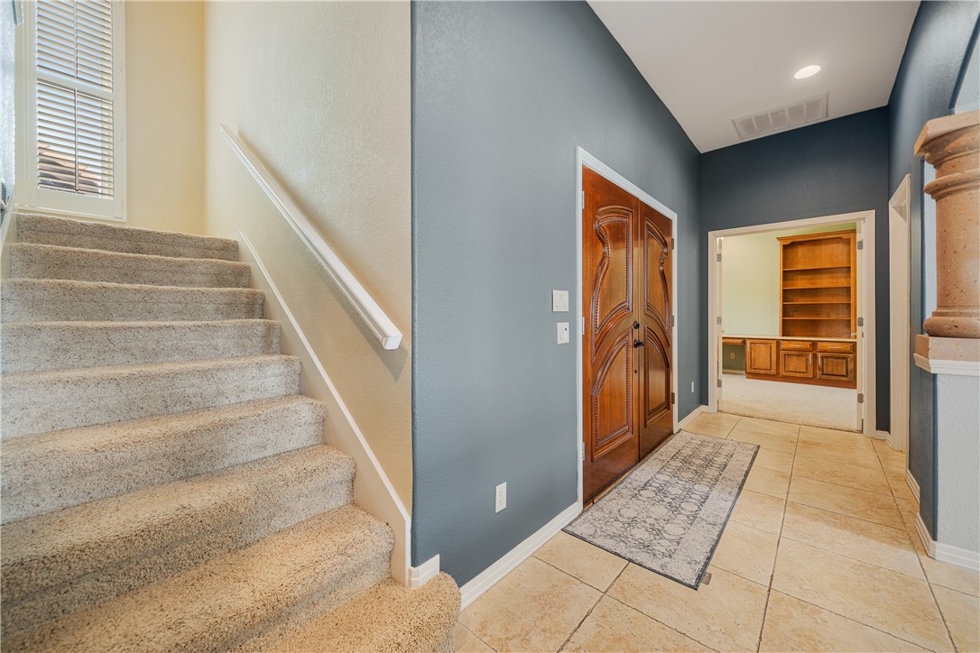 13825 Captains Row Property Photo 4