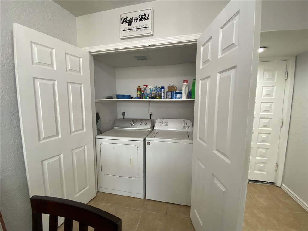 14401 Commodores Dr 109 Property Photo 14