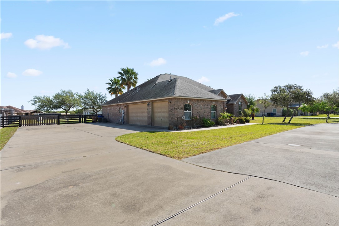 1118 Cornerstone Dr Property Photo 2