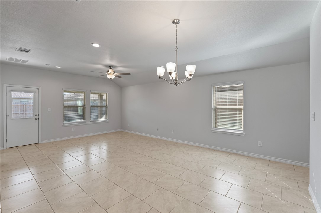 7713 Lariat Toss Dr Property Photo 6