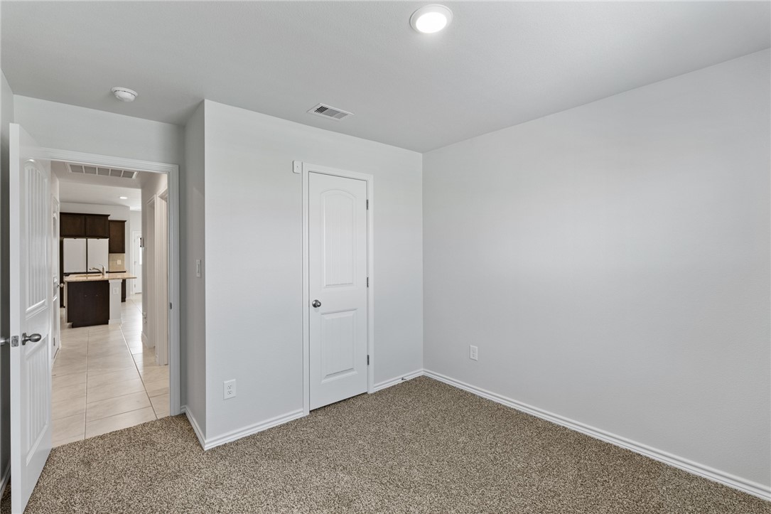 7713 Lariat Toss Dr Property Photo 12