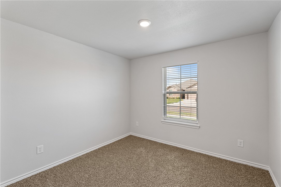 7713 Lariat Toss Dr Property Photo 13