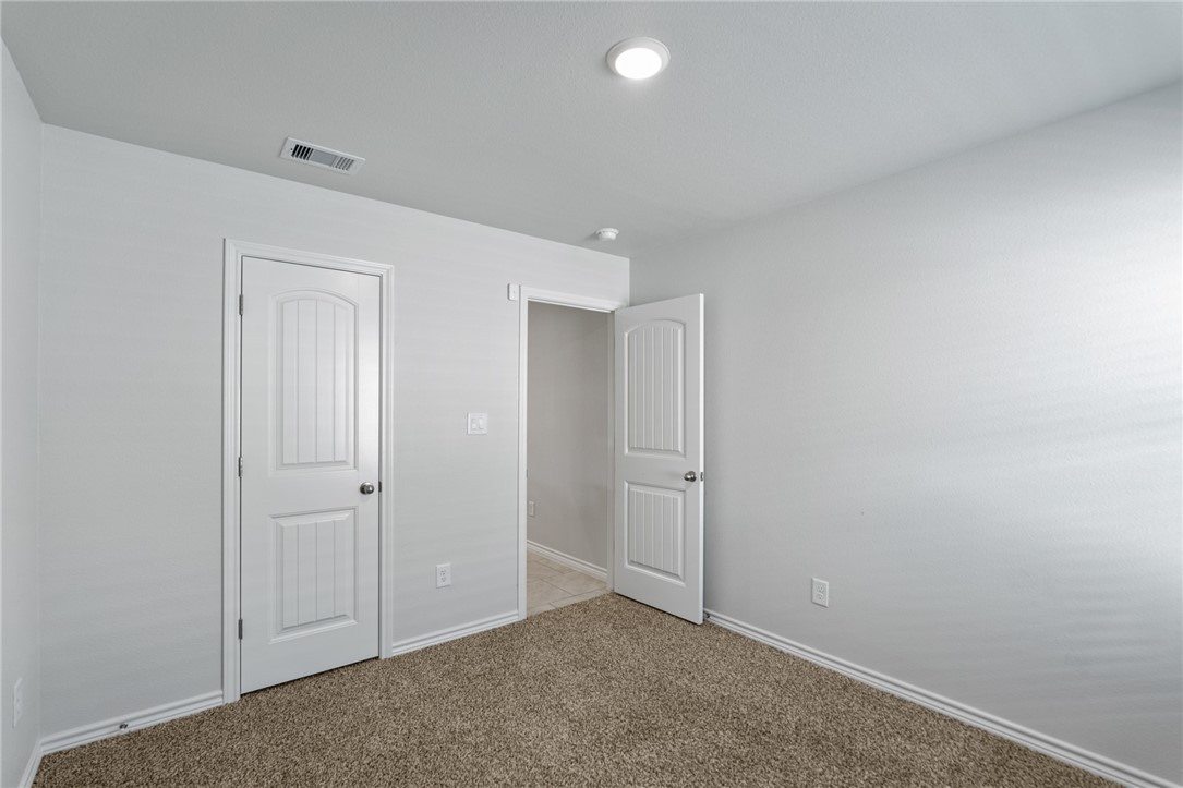 7713 Lariat Toss Dr Property Photo 17