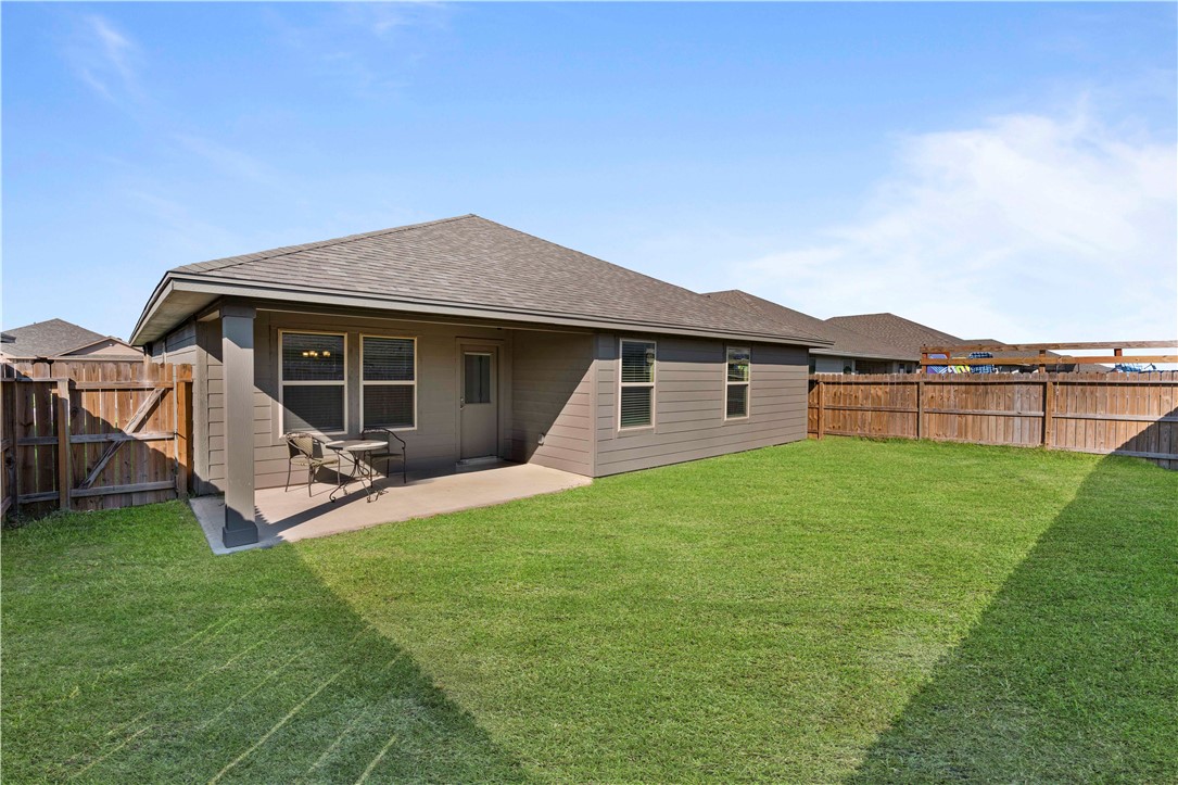 7713 Lariat Toss Dr Property Photo 26