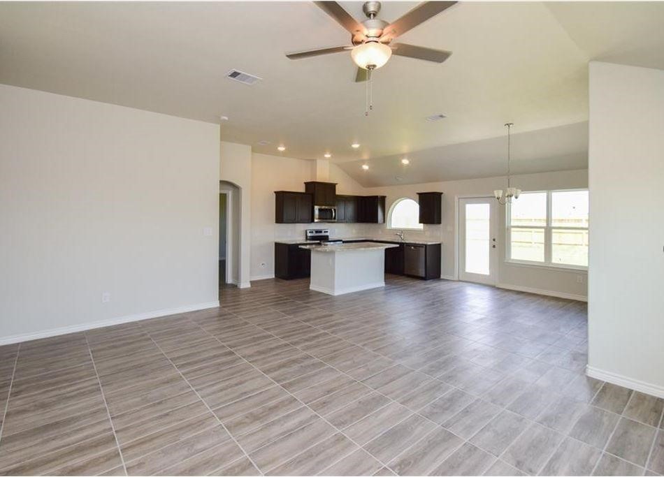 1266 Thames Chase Dr Property Photo 3