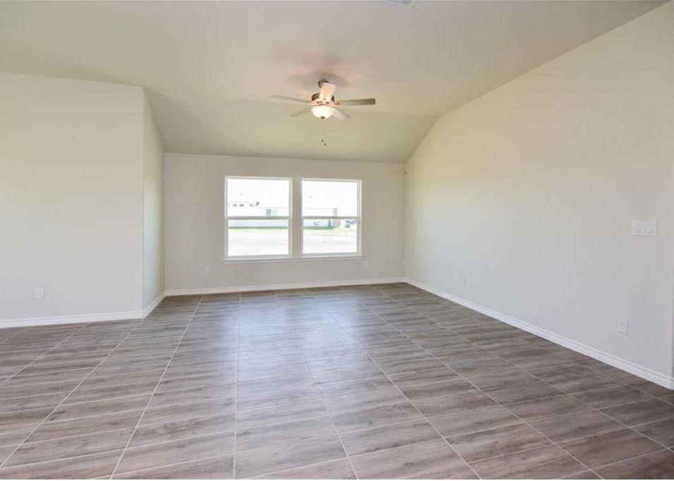1266 Thames Chase Dr Property Photo 4
