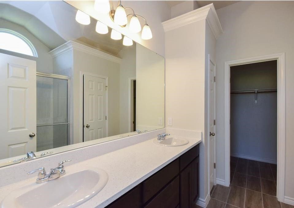 1266 Thames Chase Dr Property Photo 6