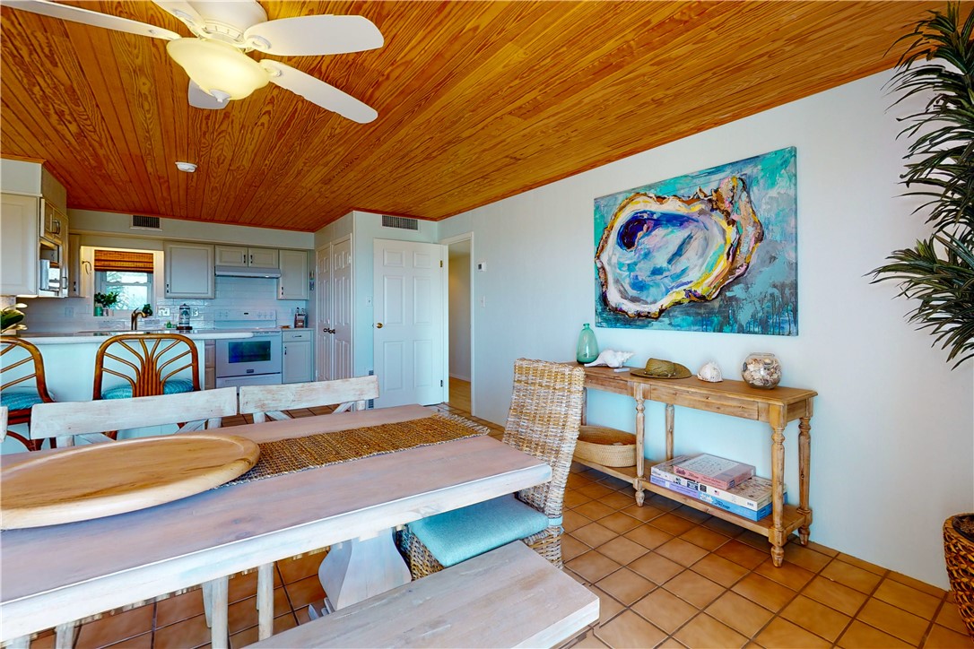 700 Island Retreat, #123 Island Retreat Property Photo 14