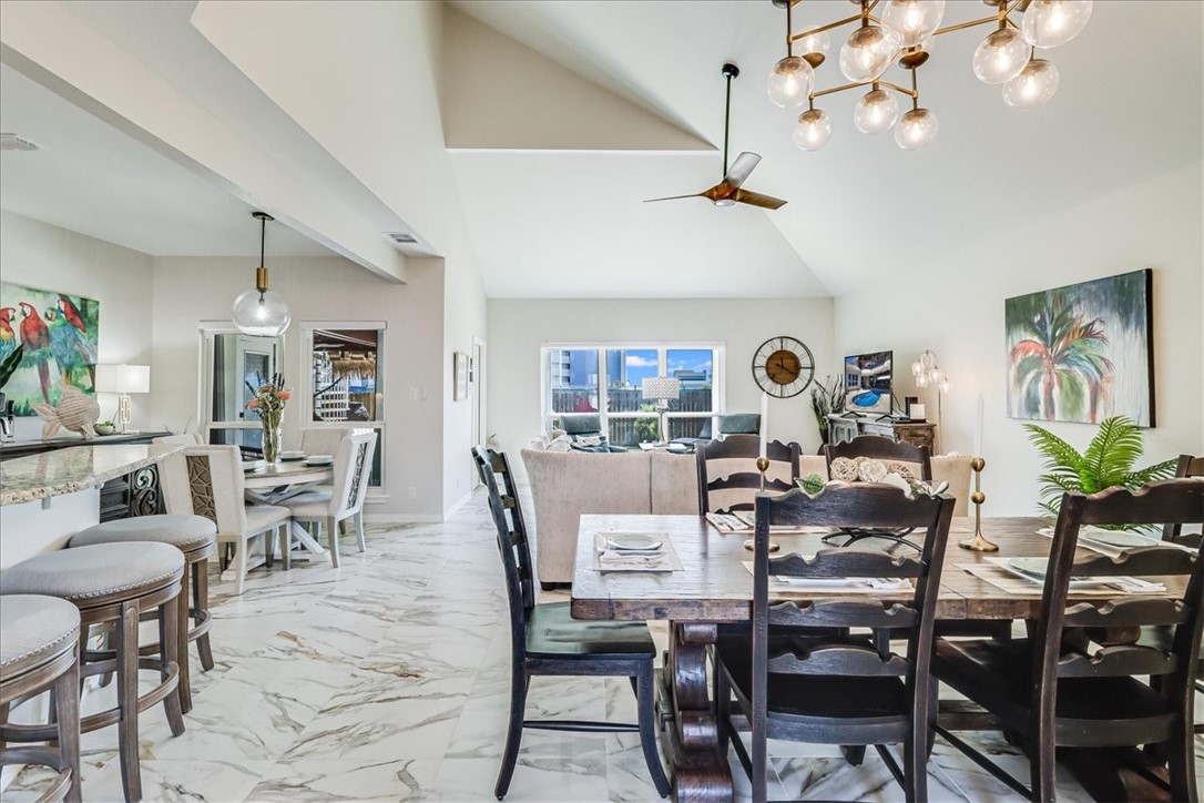 1727 Palisades Dr Property Photo 4