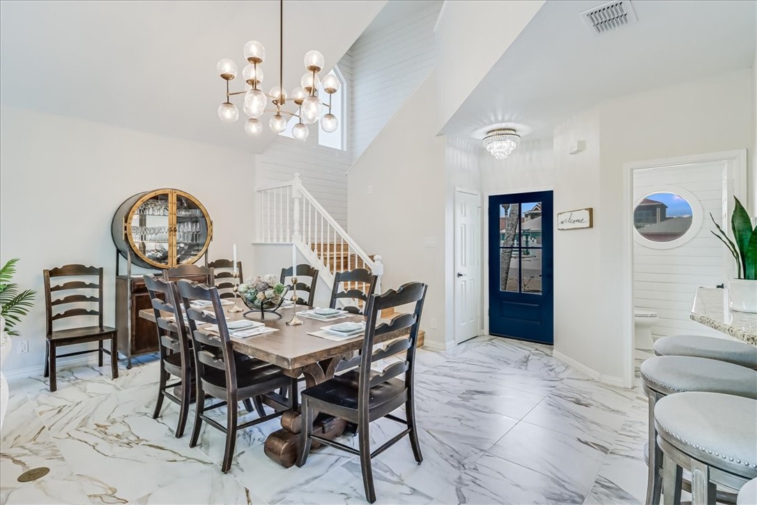 1727 Palisades Dr Property Photo 5