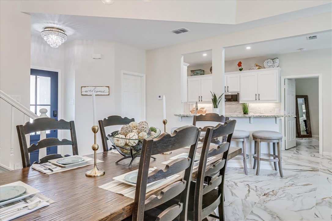 1727 Palisades Dr Property Photo 6