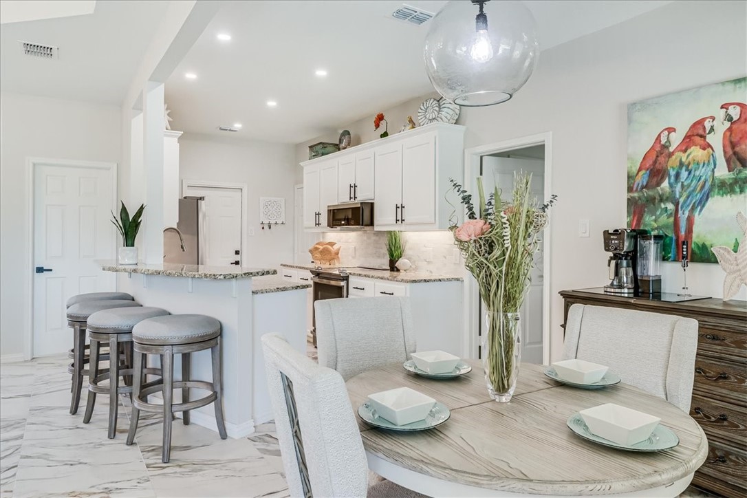 1727 Palisades Dr Property Photo 14