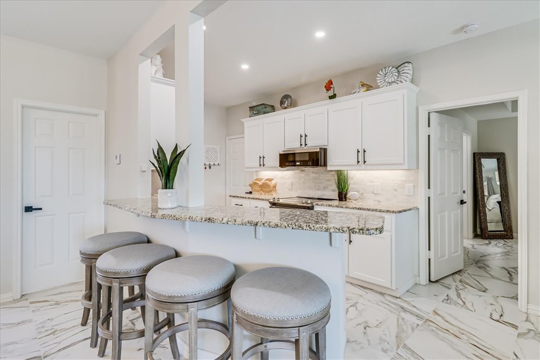 1727 Palisades Dr Property Photo 15