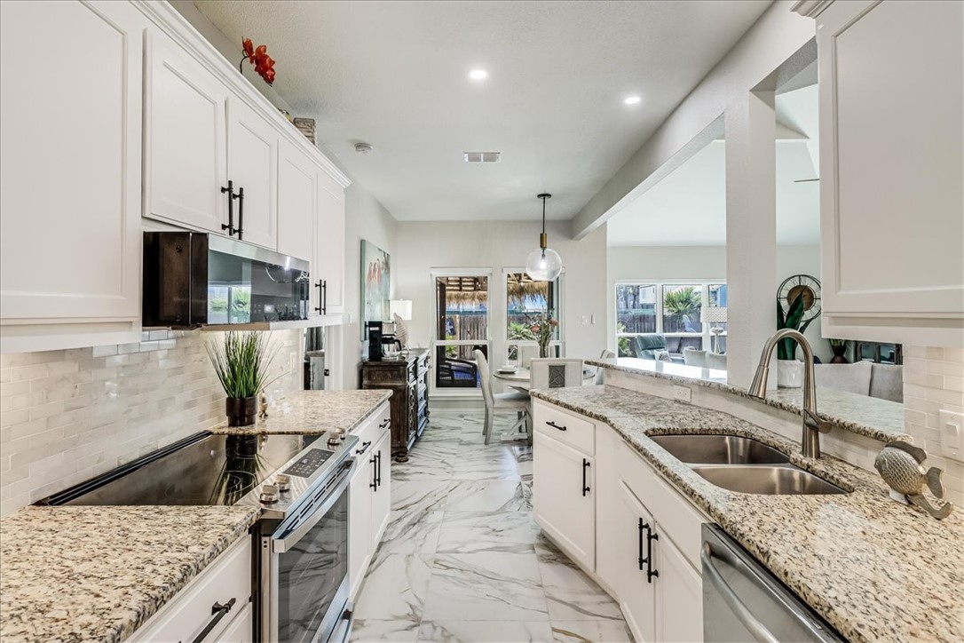 1727 Palisades Dr Property Photo 17