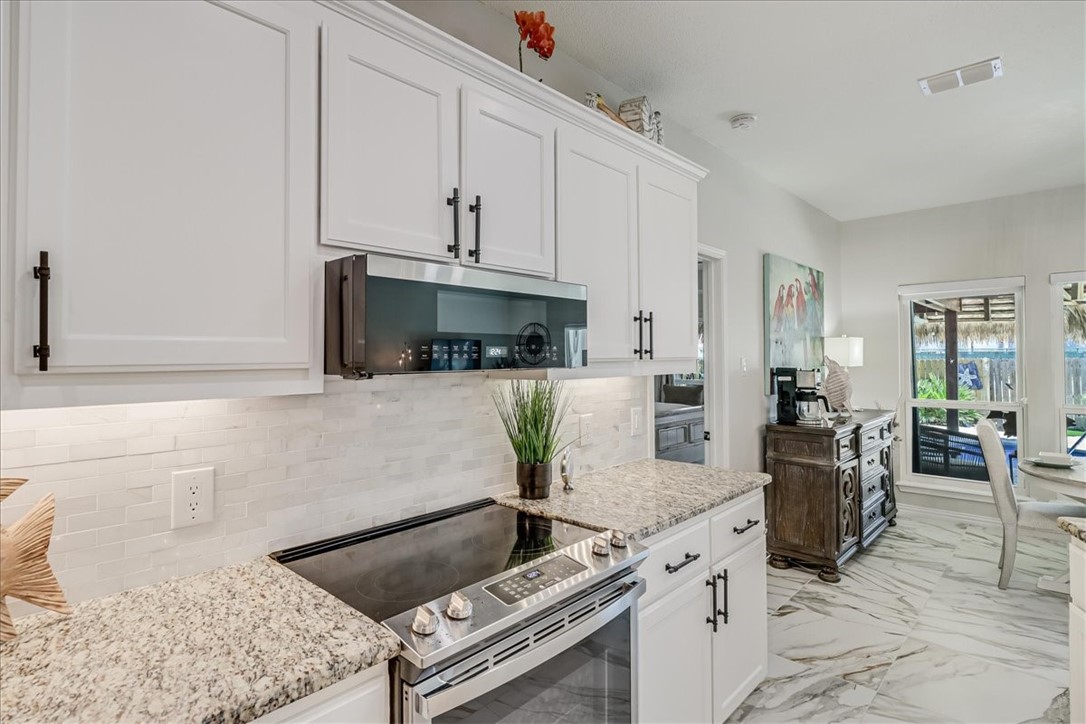 1727 Palisades Dr Property Photo 18