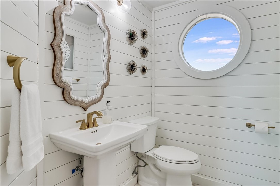 1727 Palisades Dr Property Photo 19