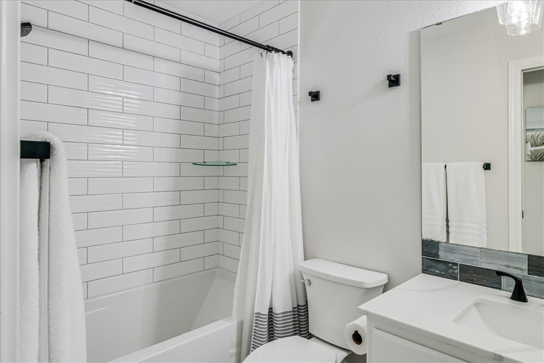 1727 Palisades Dr Property Photo 31