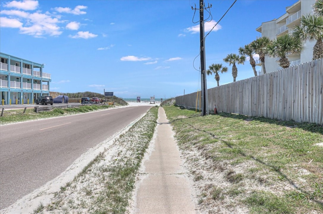 1727 Palisades Dr Property Photo 37