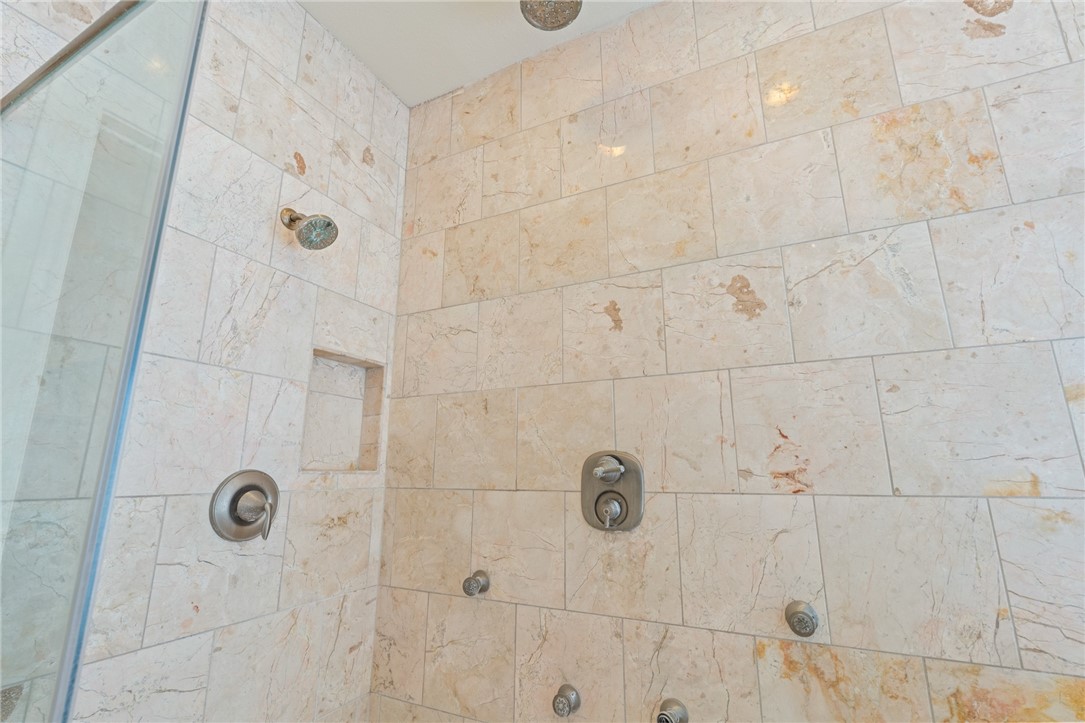 6125 Strasbourg Dr Property Photo 18