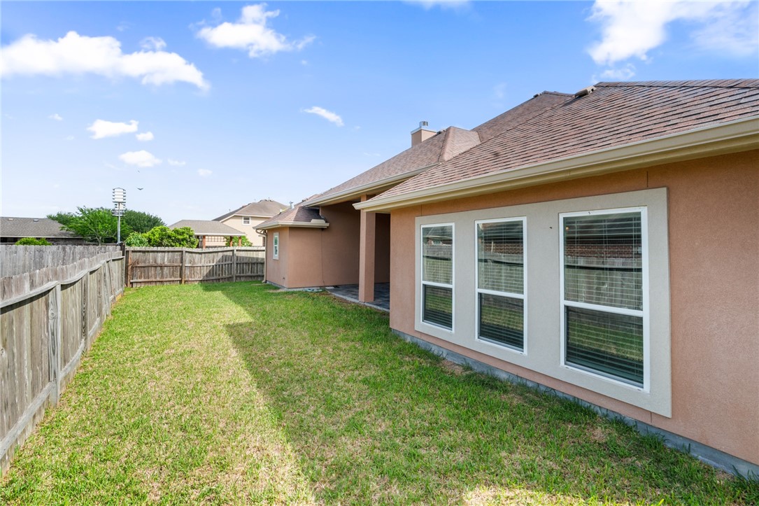 6125 Strasbourg Dr Property Photo 32