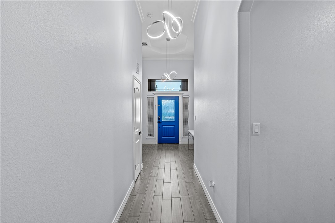 6714 Stuyvesant Ct Property Photo 3