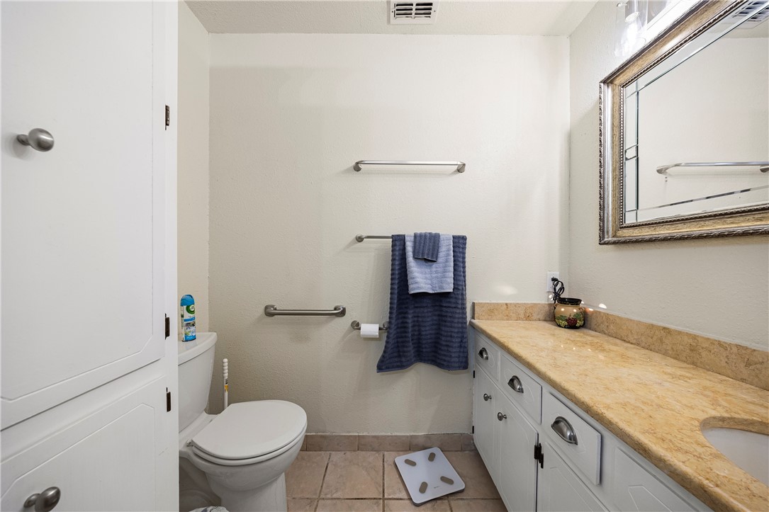 2210 Live Oak Dr Property Photo 14