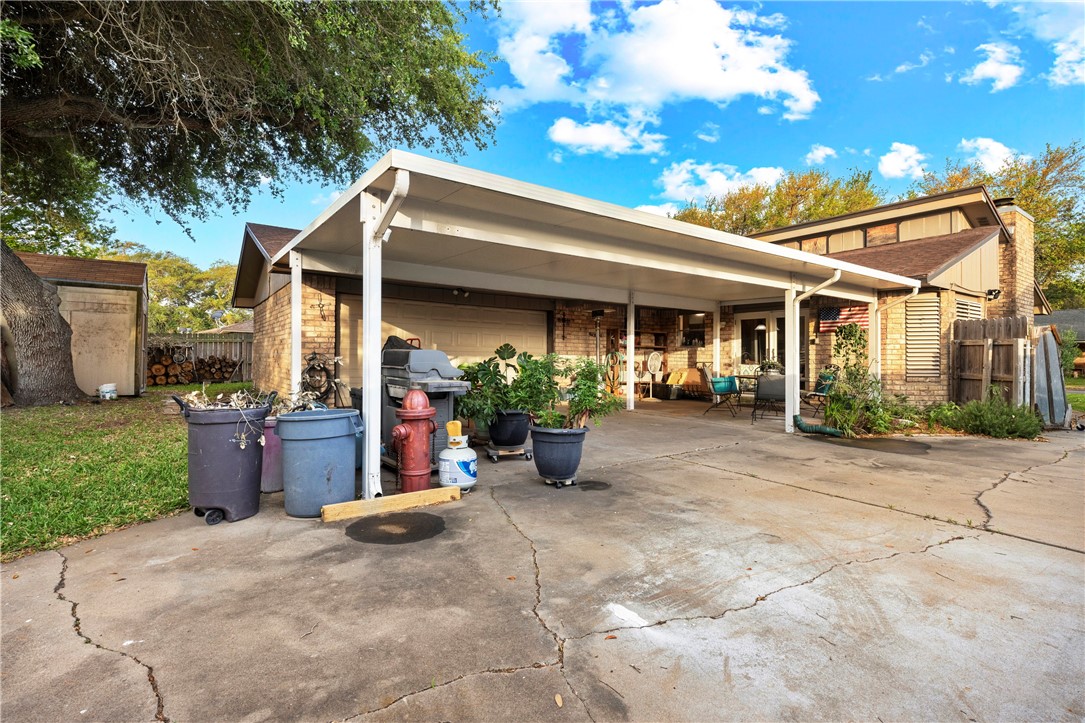 2210 Live Oak Dr Property Photo 23