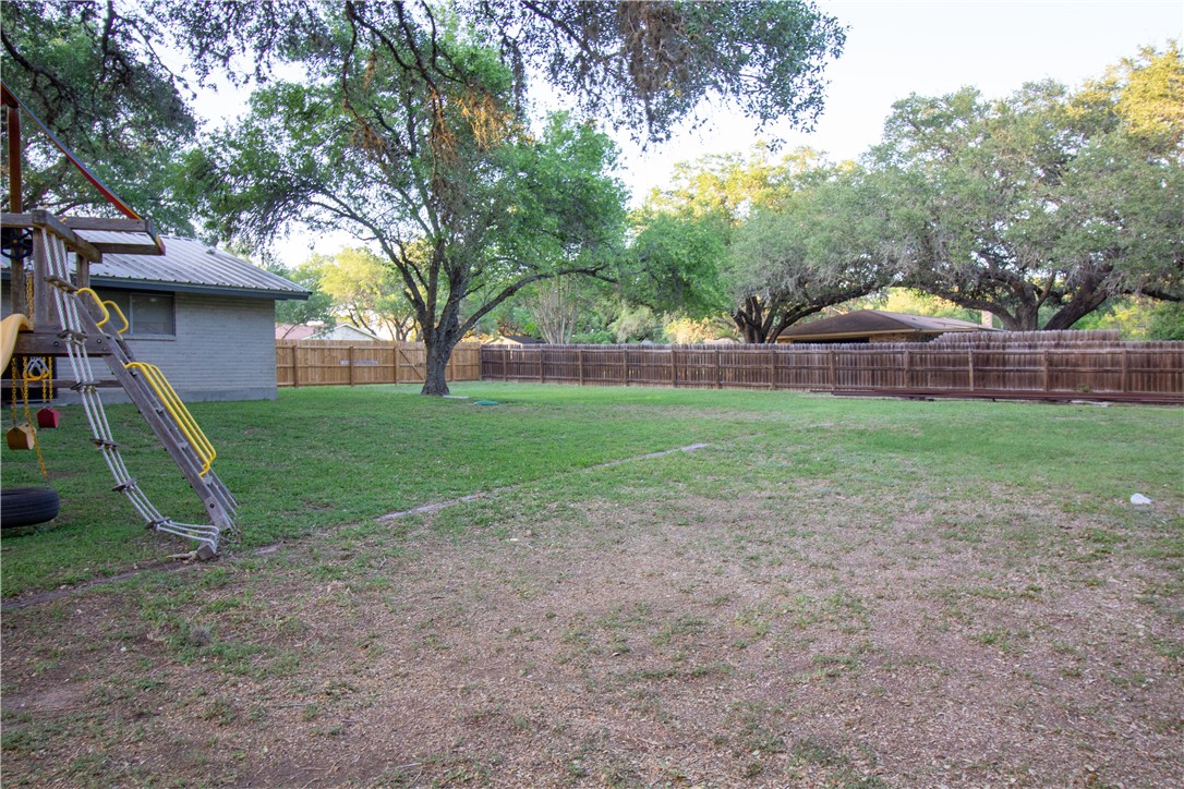 33 Encino Loma Property Photo 3