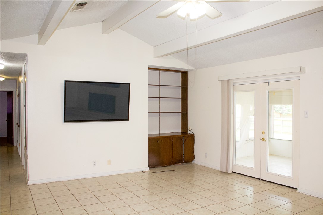 33 Encino Loma Property Photo 8