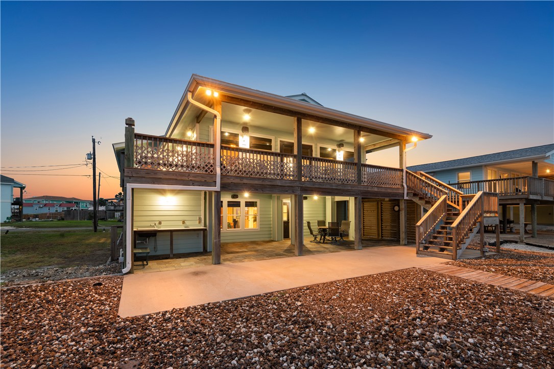 672 Copano Ridge Rd Property Photo 3