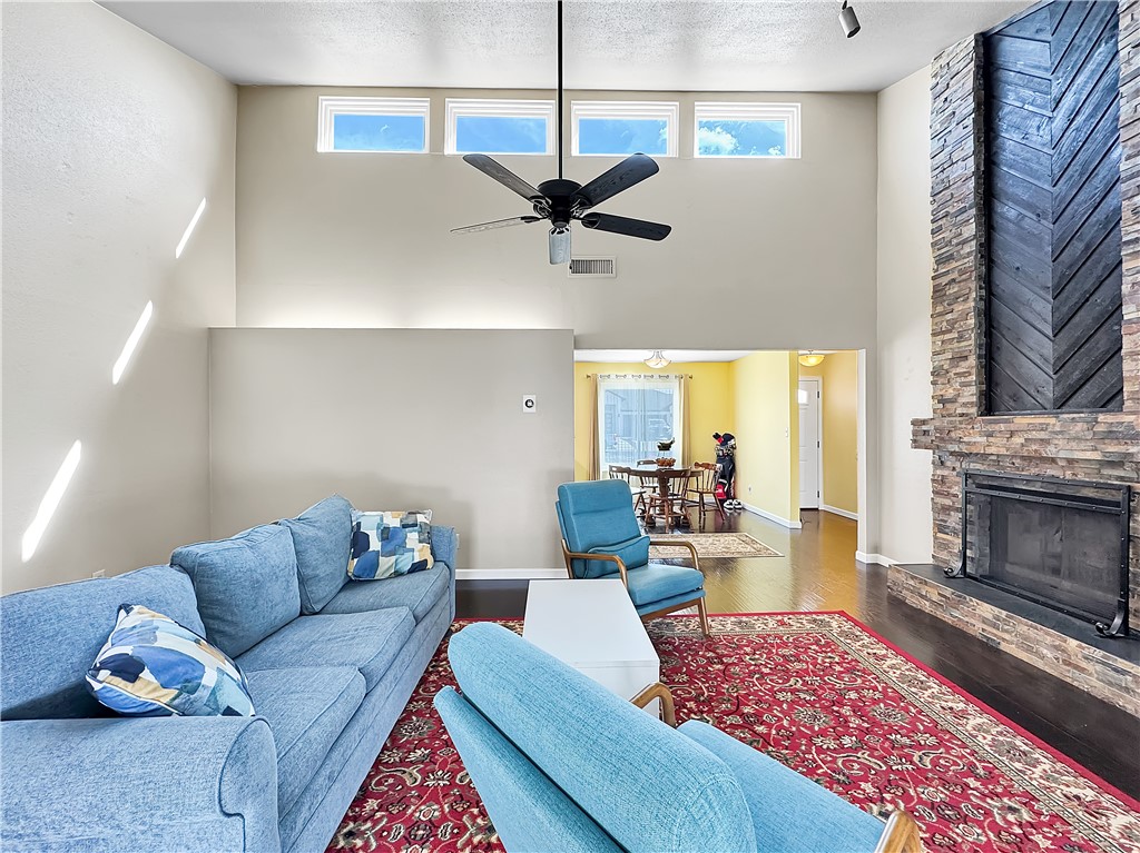 15525 Cuttysark St Property Photo 6