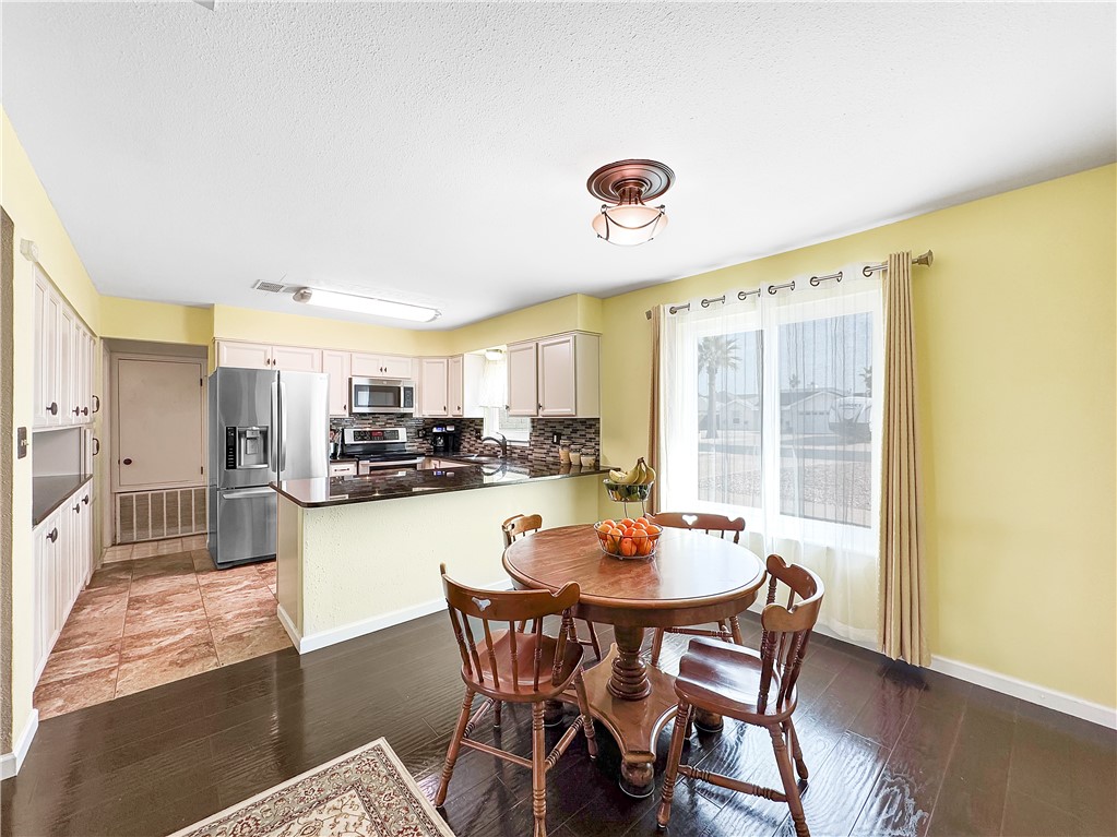 15525 Cuttysark St Property Photo 9