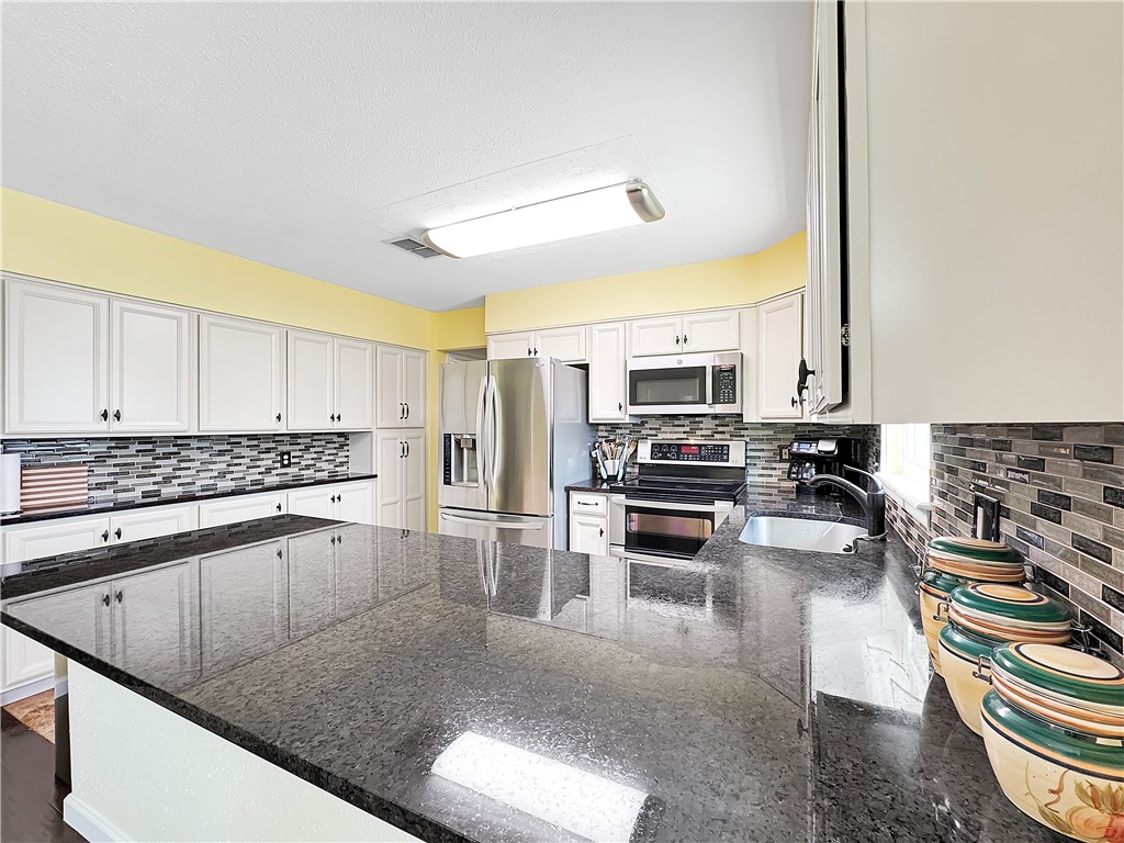 15525 Cuttysark St Property Photo 14