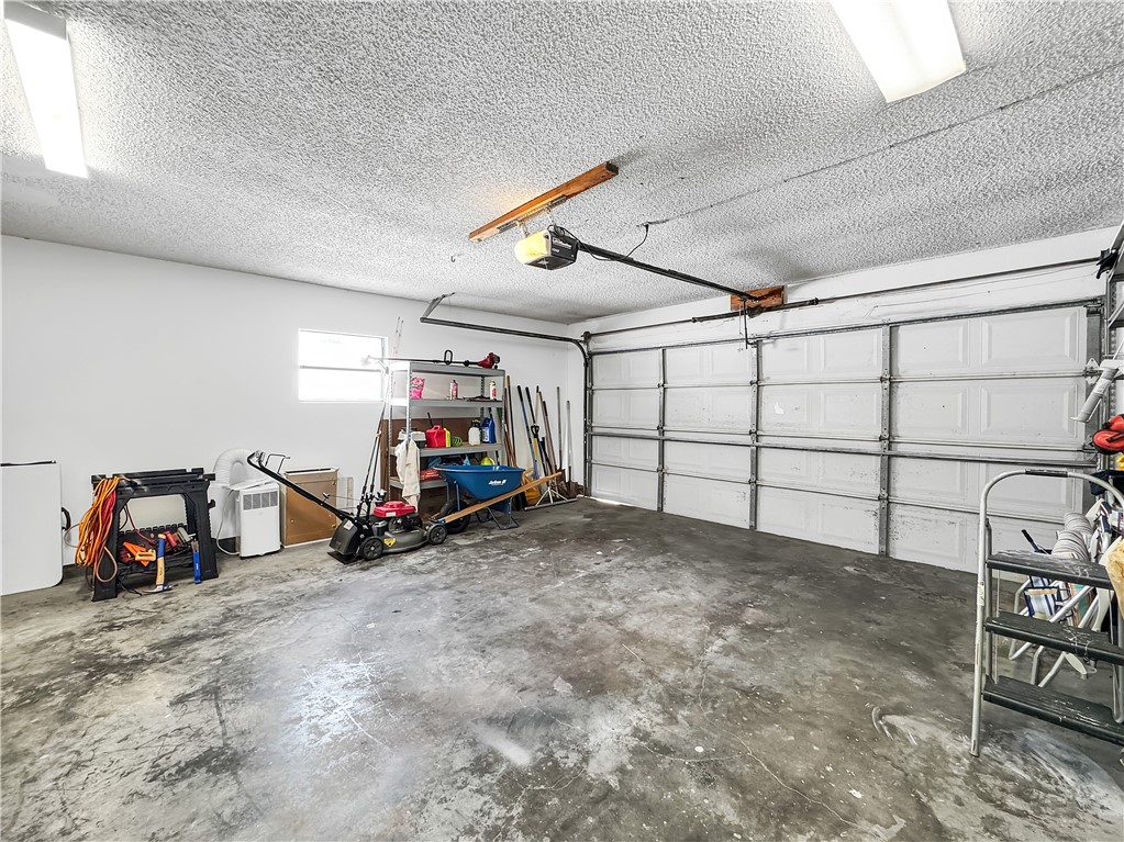 15525 Cuttysark St Property Photo 27