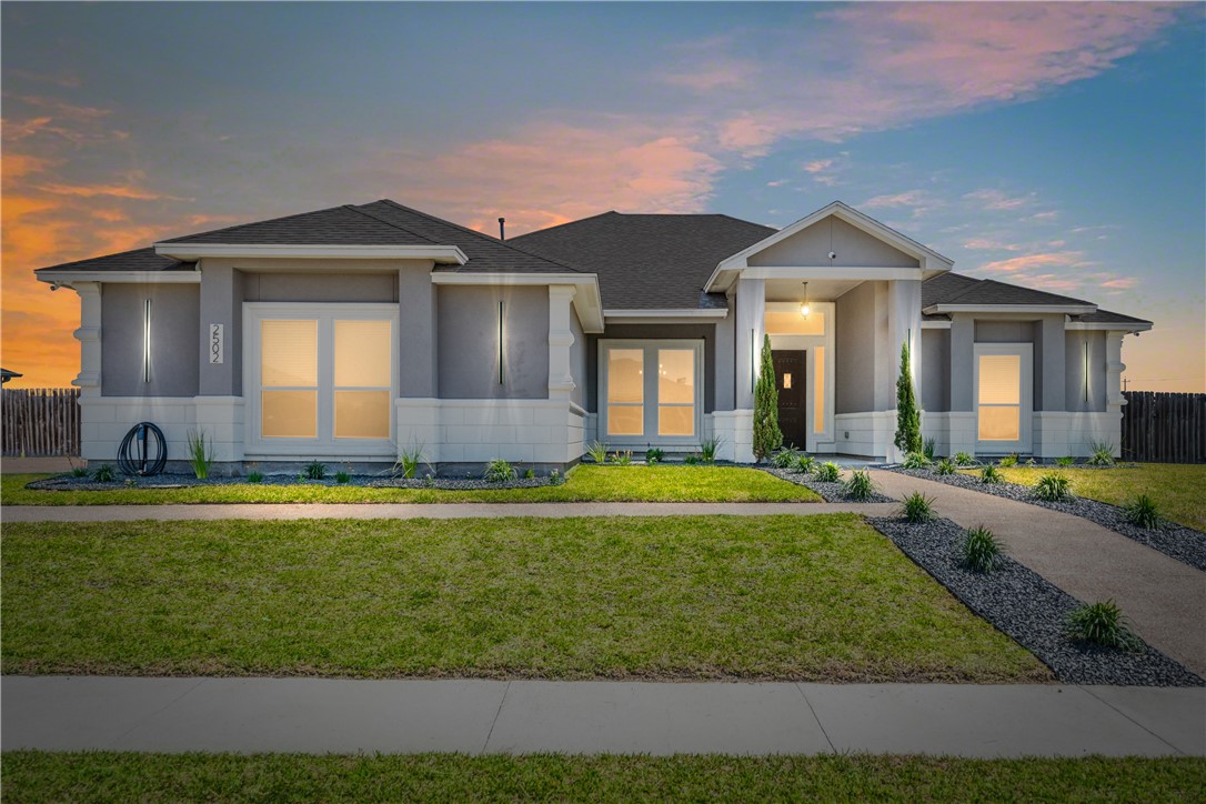 2502 Pacific View Property Photo