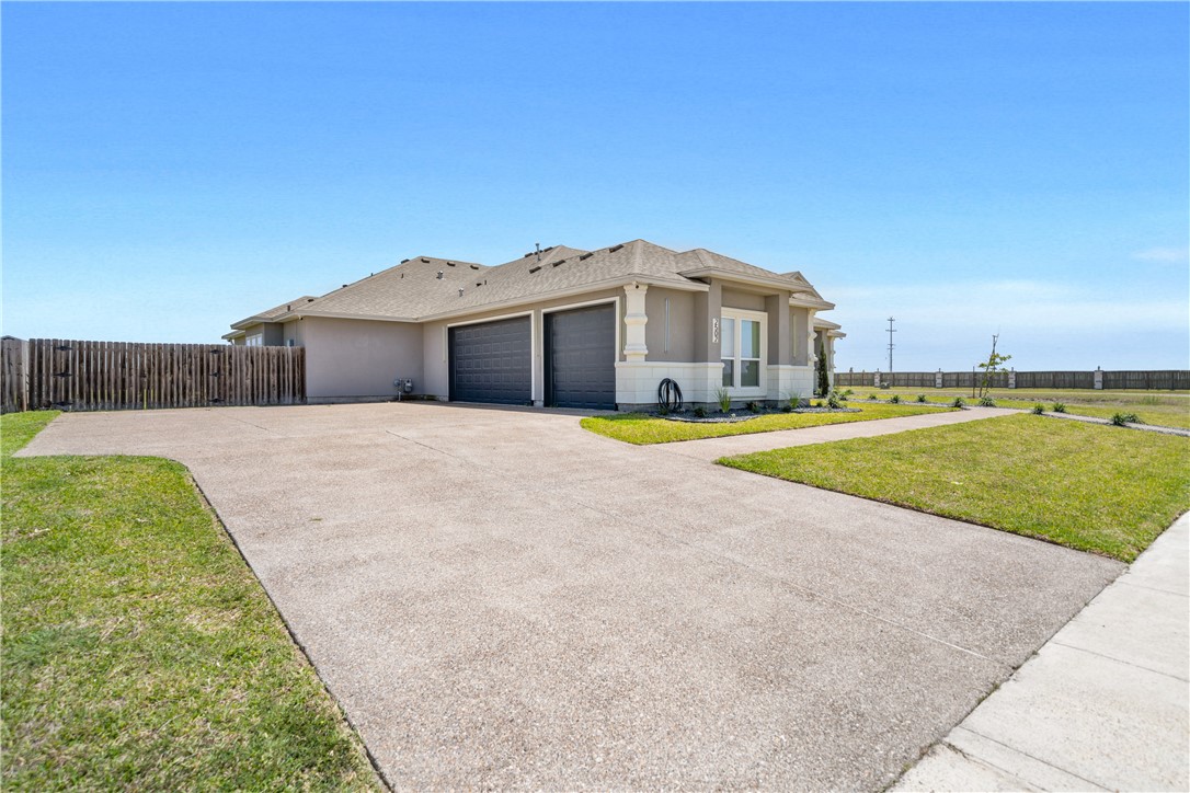 2502 Pacific View Property Photo 2