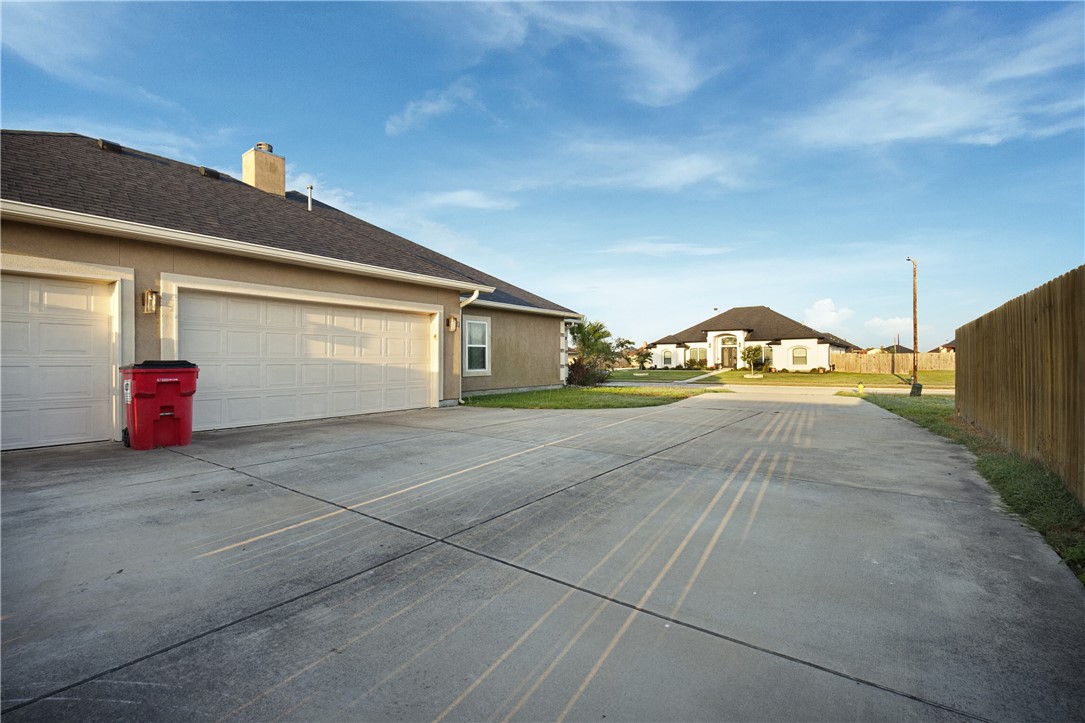 2042 Amaryllis Dr Property Photo 27