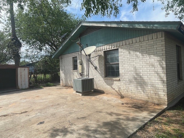 511 E Gruy St Property Photo 2