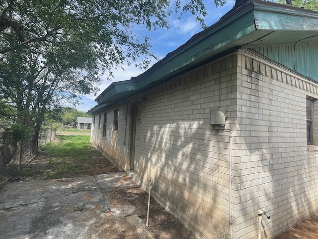 511 E Gruy St Property Photo 3