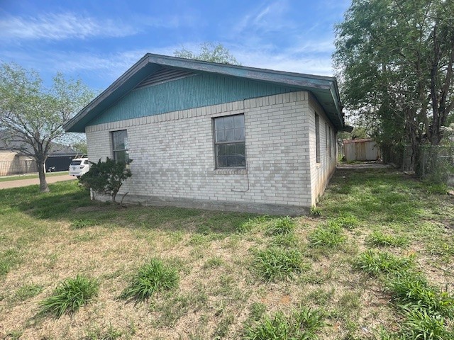 511 E Gruy St Property Photo 4