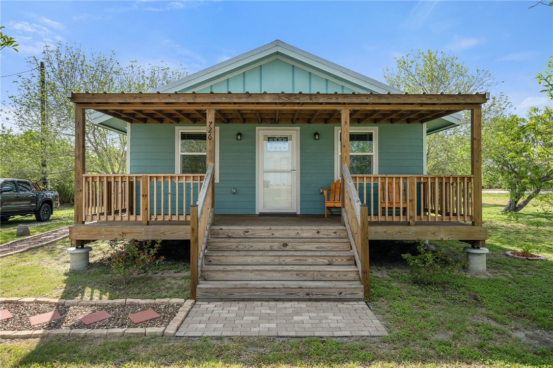 726 Third St Property Photo